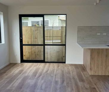 Brand New Stunning 3-bedroom Duplex in Manurewa - Photo 1