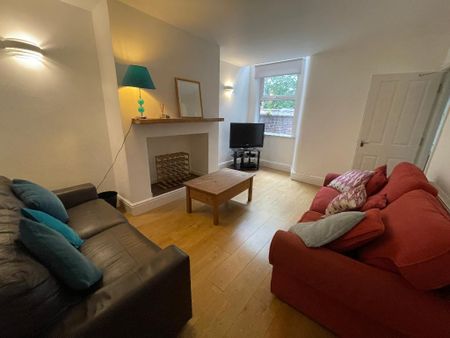 5 bedroom terraced house to rent - Photo 2