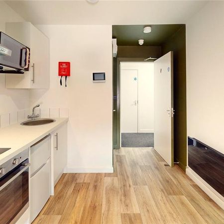 Studio to rent - Photo 3