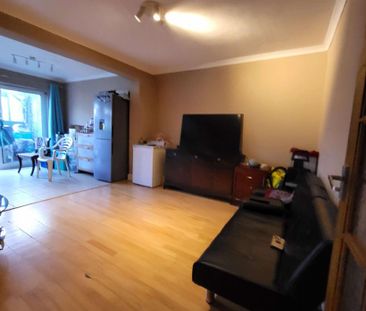 4 bedroom terraced house to rent - Photo 1