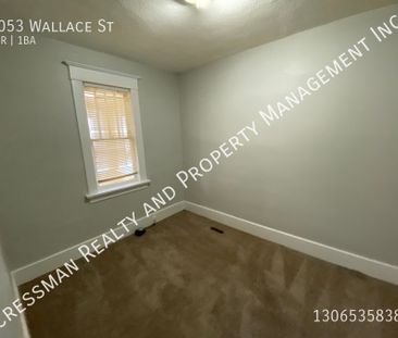 2 Bed 1 Bath full house with fenced yard - Photo 3