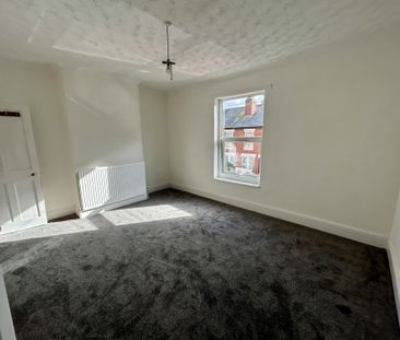 AVAILABLE NOW Well presented mid terraced home near Cavendish Shopp... - Photo 4