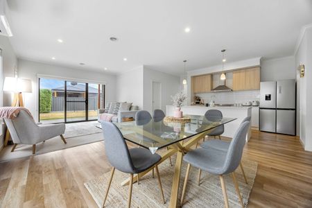 MODERN FAMILY LIVING IN PRIME ALFREDTON LOCATION - Photo 3