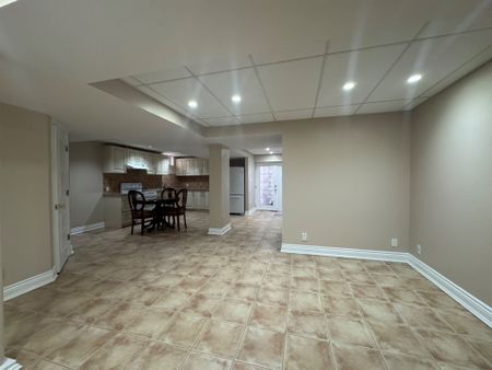 For Lease - 33 Hammerstone Crescent, Vaughan, Ontario - Photo 3