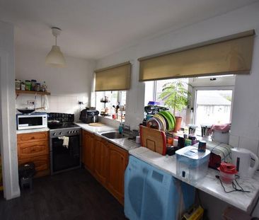 3 bedroom semi-detached house to rent - Photo 6