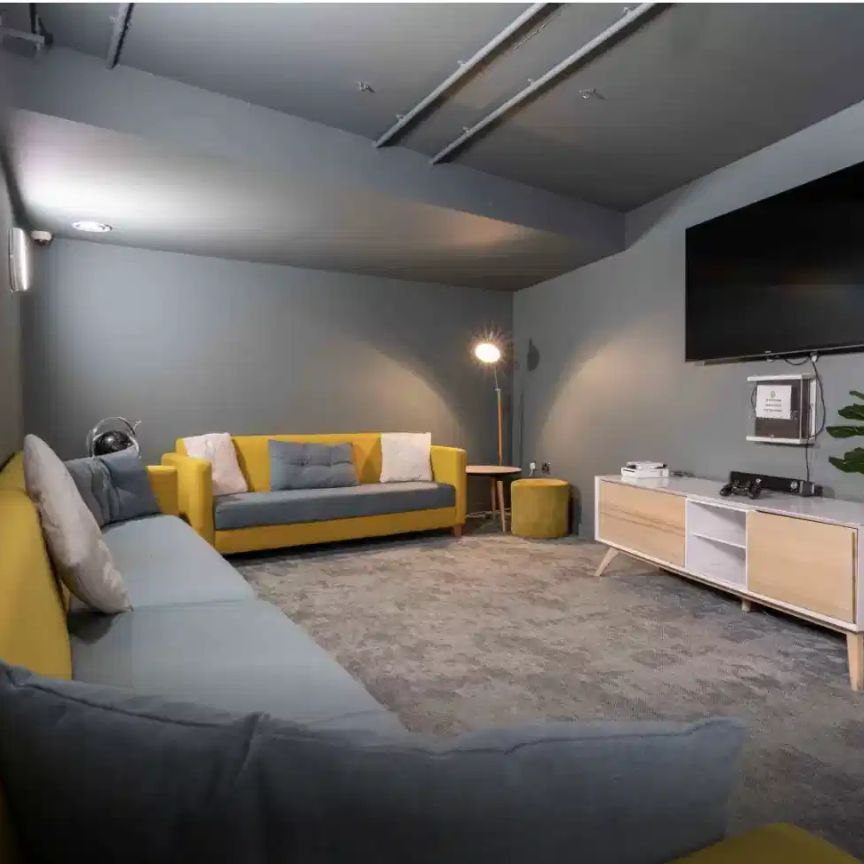 Silver En Suite - Photo 1