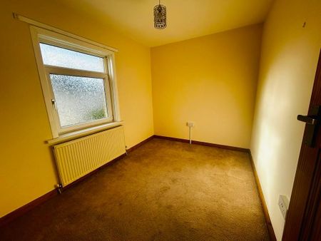 Pine Grove, Neath - Photo 5