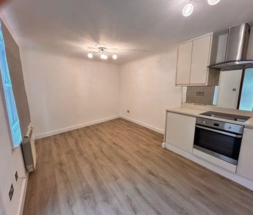 1 Bed Flat, Battersea Rise, SW11 - Photo 4