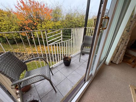 2 bedroom flat to rent - Photo 2