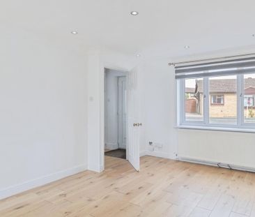 3 bedroom semi-detached house to rent - Photo 2