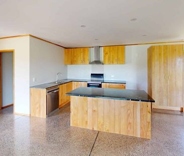 Mt Biggs - 3 bedrooms - Photo 1