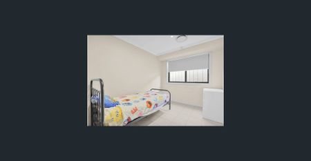 Spacious Three-Bedroom Brick Home with Workshop, Garage & Main Road Exposure - Photo 4