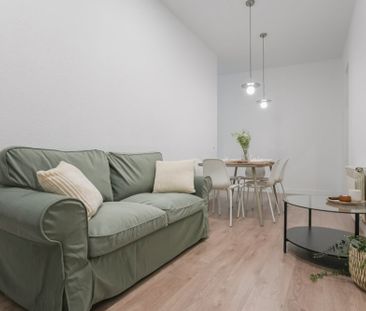 Cozy Room in the Heart of Madrid - Photo 2