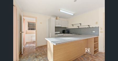 LOW-MAINTENANCE LIVING WITH OUTDOOR APPEAL. - Photo 3