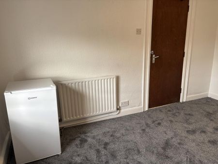 1 bedroom house of multiple occupation to rent - Photo 3