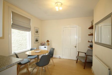4 bedroom terraced house to rent - Photo 3