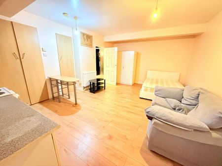 Studio to rent - Photo 4