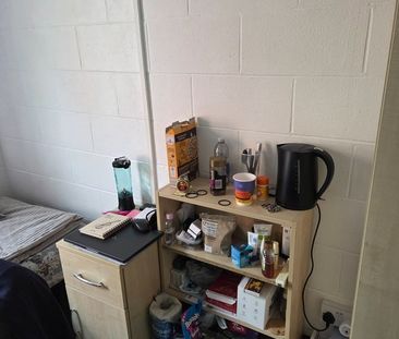 Room in a Shared Flat, Woodgreen Hall Of Residence, N22 - Photo 4