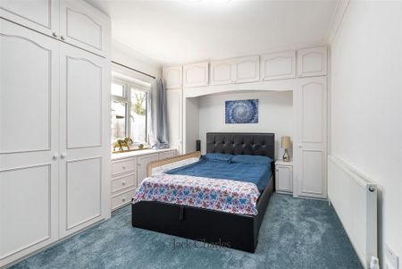 4 bedroom bungalow to rent - Photo 4