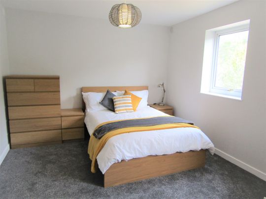 Simples Rooms with a Garden - Photo 1