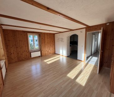 Charaktervolle 4.5-Zi-Wohnung mit Balkon in Domat/Ems - Photo 2