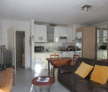 Location Appartement 1 pièce 33m² SAUSSET LES PINS 13960 - Photo 2