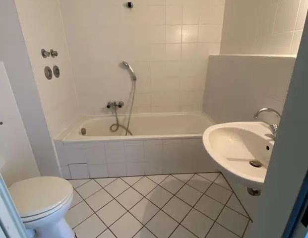 Große 1 Zimmer Wohnung mit Balkon - Photo 1