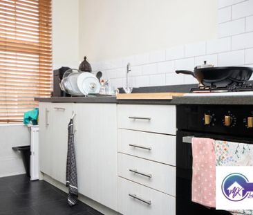 3 Bedroom Flat To Rent - Photo 2
