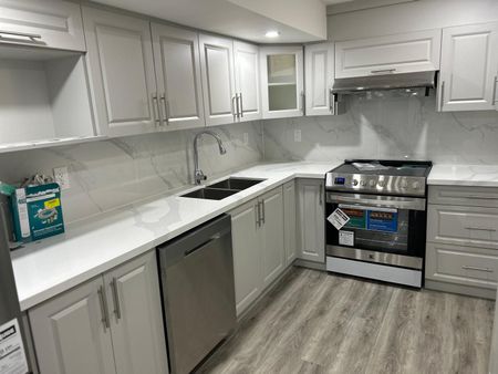 For Lease - 299 Fleetwood Drive, Oshawa, Ontario - Photo 4