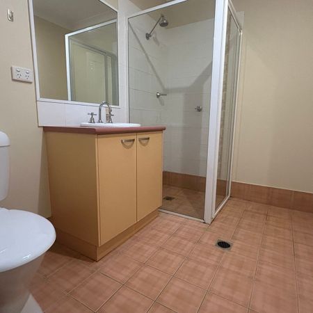 COMFORTABLE TWO-BEDROOM TOWNHOUSE IN A CONVENIENT LOCATION - Photo 3
