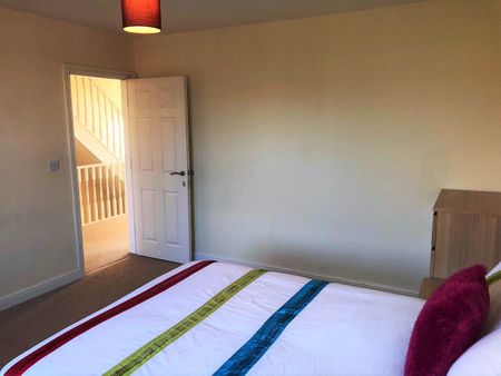 Hough Lane (room 2), Bramley, Leeds - Photo 2