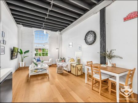 CHARMING SPLIT LEVEL WOOLSTORE FOR RENT - Photo 5