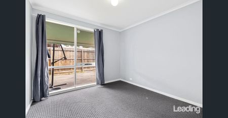 Central Mitchells Lane - Large Rear Yard! - Photo 5