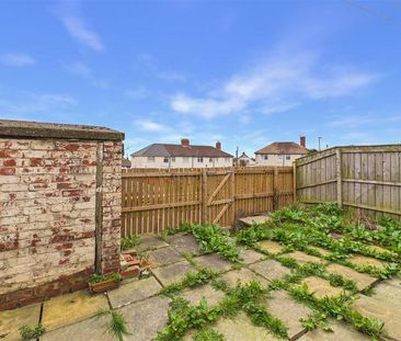 2 bedroom semi-detached house to rent - Photo 4