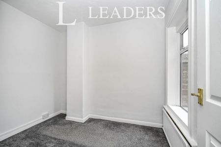 3 bedroom terraced house to rent - Photo 2