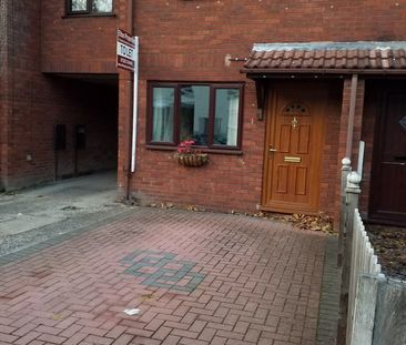 3 bedroom House for rent Station Street, Castle Gresley - Photo 1