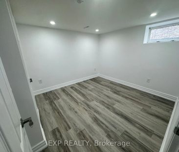 97 Central Park Boulevard N #Lower, - Photo 5