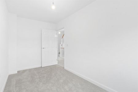 4 bedroom terraced house to rent - Photo 5