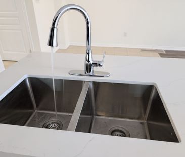 For Lease - 175 Penny Lane, Hamilton, Ontario - Photo 3