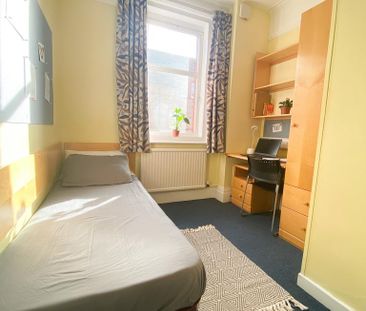 1 bedroom private hall to rent - Photo 2