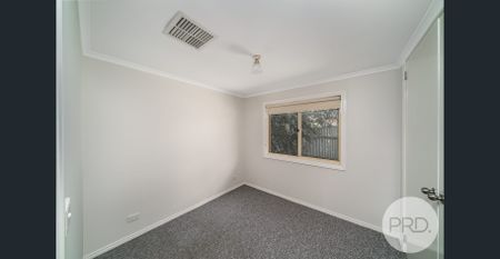 Unit 3/29 The Boulvarde, KOORINGAL NSW 2650 - Photo 2