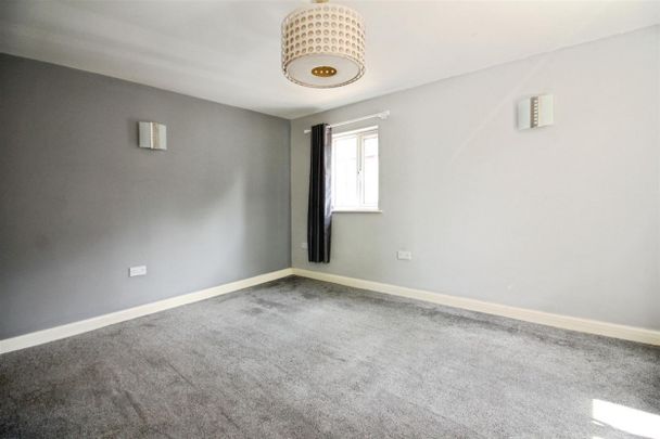 Wheaton Avenue, Leeds - Photo 1