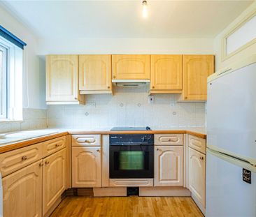 2 bed Flat for rent - Photo 5