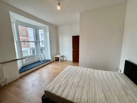 West Street, Fareham - Photo 1