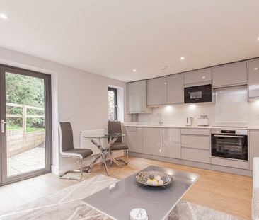 Cumnor Hill, Oxford - Photo 1