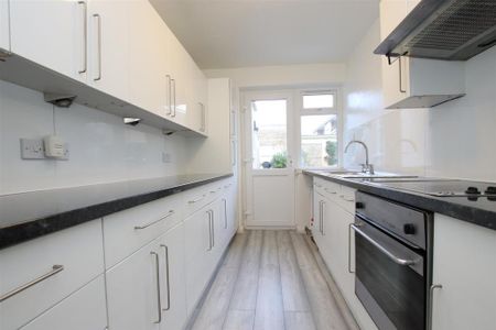 2 bedroom flat to rent - Photo 5