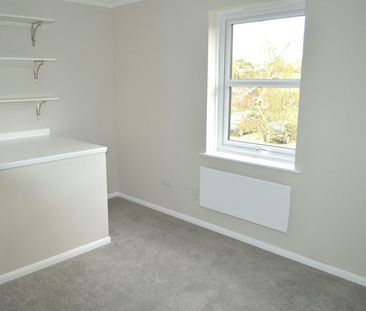 Terraced House to rent on - Photo 2