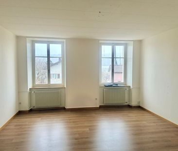 Charming renovated 4.5-room apartment in Tramelan - Photo 1