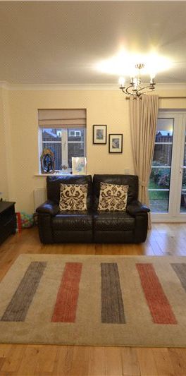 Angus Close, Wokingham Angus Close, Wokingham - Photo 1