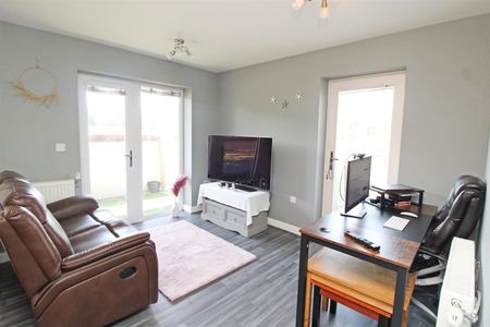 1 bedroom apartment to rent Powis Lane, Oxley Park, Milton Keynes, Buckinghamshire, MK4 - Photo 2